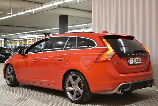 Punainen Farmari, Volvo V60 – NJZ-593