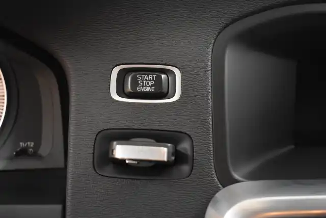 Punainen Farmari, Volvo V60 – NJZ-593