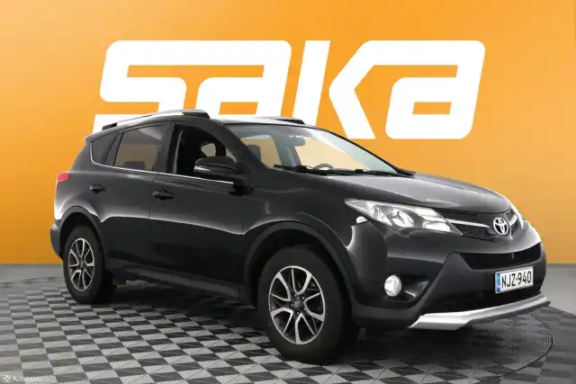 Musta Maastoauto, Toyota RAV4 – NJZ-940