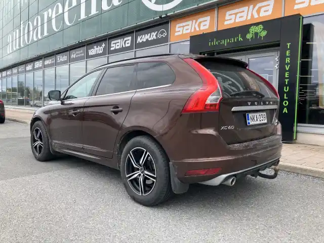 Ruskea Maastoauto, Volvo XC60 – NKA-239