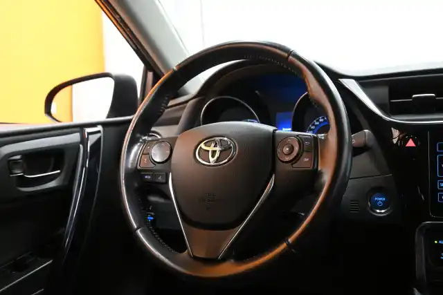 Harmaa Farmari, Toyota Auris – NKA-644