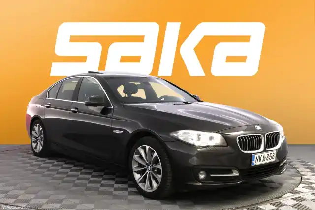 Ruskea Sedan, BMW 520 – NKA-858