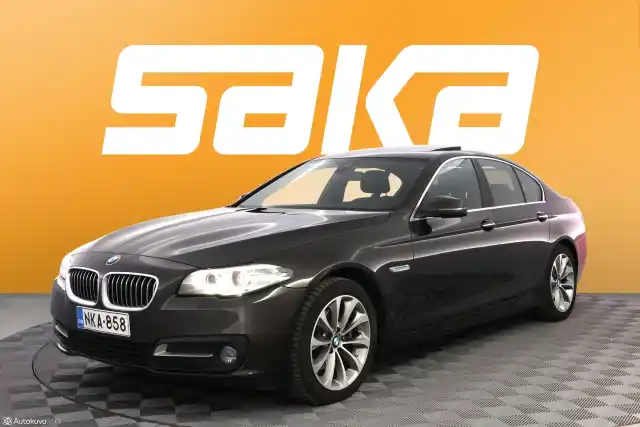 Ruskea Sedan, BMW 520 – NKA-858