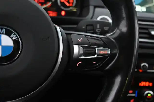 Ruskea Sedan, BMW 520 – NKA-858