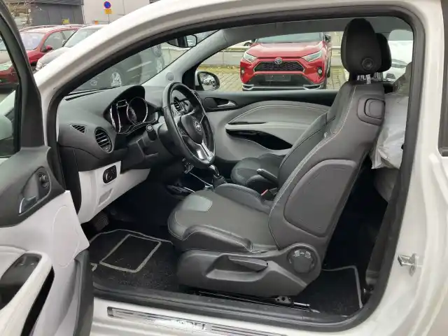 Valkoinen Viistoperä, Opel Adam – NKB-161