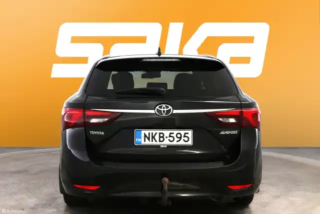 Musta Farmari, Toyota Avensis – NKB-595