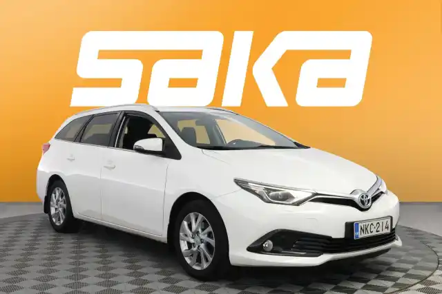 Valkoinen Farmari, Toyota Auris – NKC-214