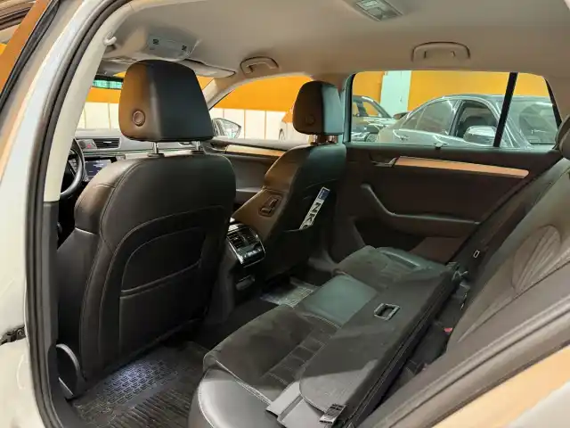 Harmaa Farmari, Skoda Superb – NKC-576