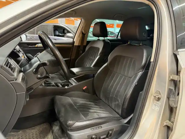 Harmaa Farmari, Skoda Superb – NKC-576