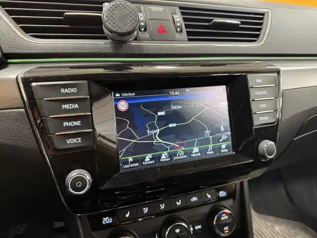 Harmaa Farmari, Skoda Superb – NKC-576