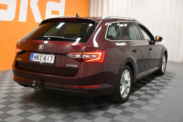 Punainen Farmari, Skoda Superb – NKC-617