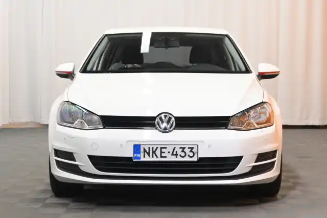 Valkoinen Viistoperä, Volkswagen Golf – NKE-433