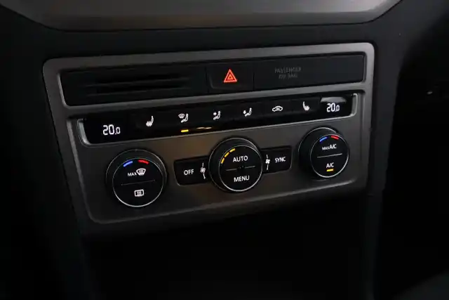 Hopea Tila-auto, Volkswagen Golf Sportsvan – NKF-132