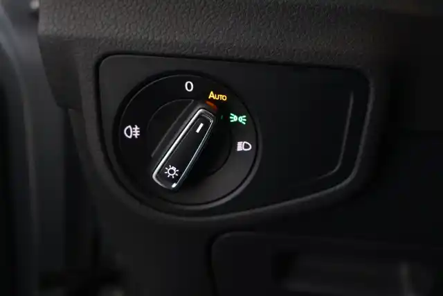 Hopea Tila-auto, Volkswagen Golf Sportsvan – NKF-132