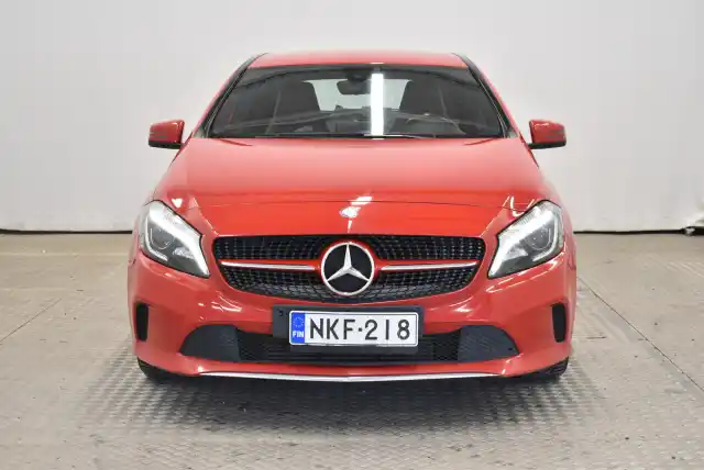 Punainen Viistoperä, Mercedes-Benz A – NKF-218