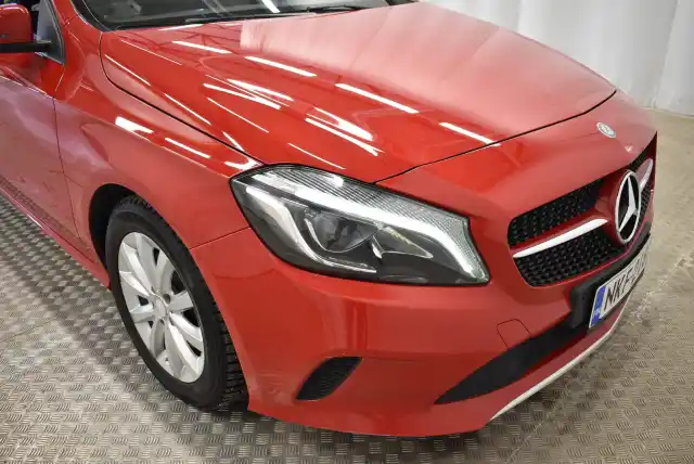 Punainen Viistoperä, Mercedes-Benz A – NKF-218