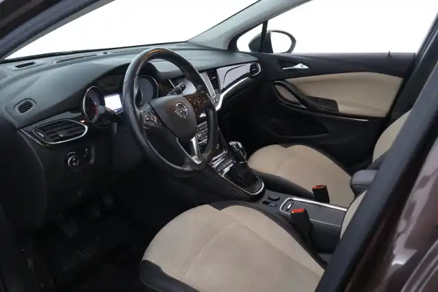 Ruskea Viistoperä, Opel Astra – NKF-589
