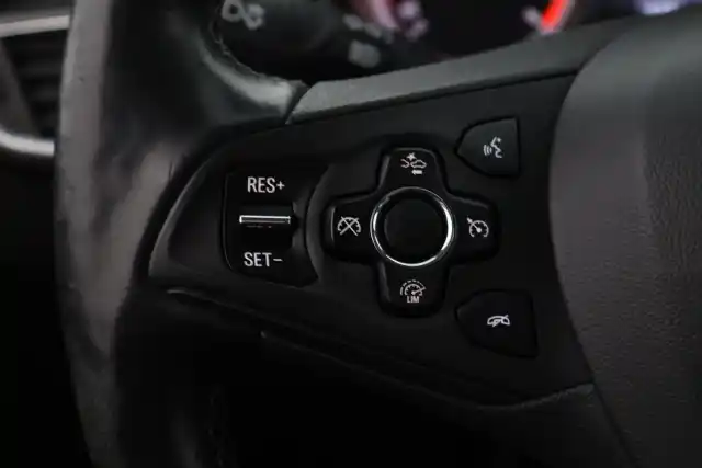 Ruskea Viistoperä, Opel Astra – NKF-589