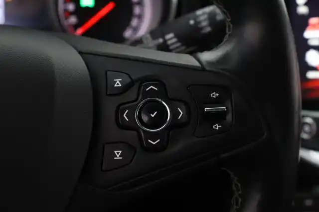 Ruskea Viistoperä, Opel Astra – NKF-589