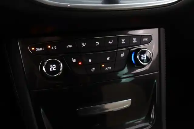 Ruskea Viistoperä, Opel Astra – NKF-589
