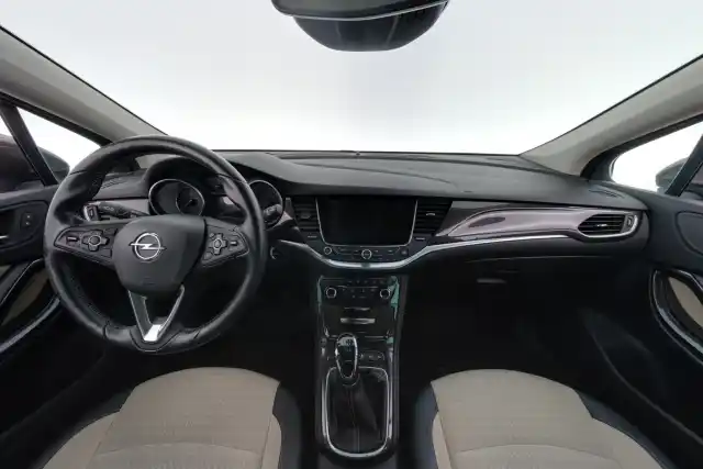 Ruskea Viistoperä, Opel Astra – NKF-589
