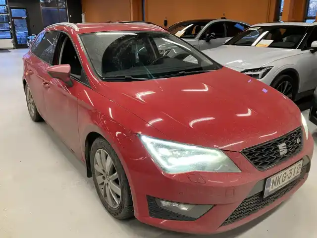 Punainen Farmari, Seat Leon ST – NKG-312