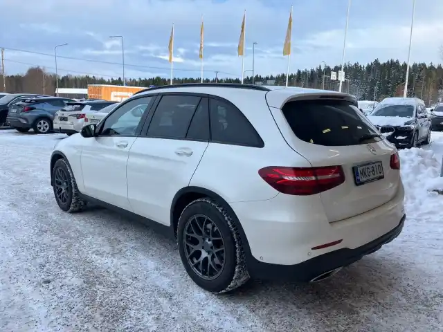 Valkoinen Maastoauto, Mercedes-Benz GLC – NKG-810