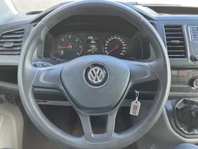 Musta Pakettiauto, Volkswagen Transporter – NKK-400