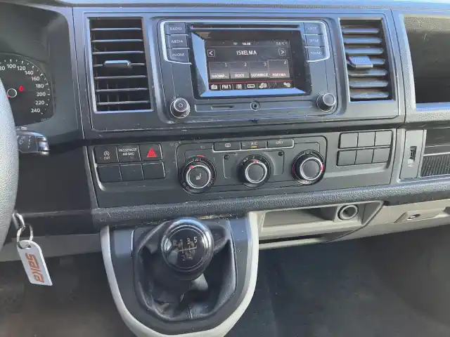 Musta Pakettiauto, Volkswagen Transporter – NKK-400