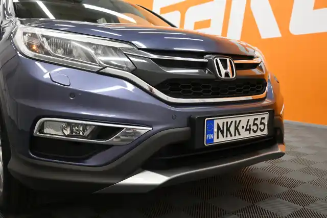 Sininen Maastoauto, Honda CR-V – NKK-455