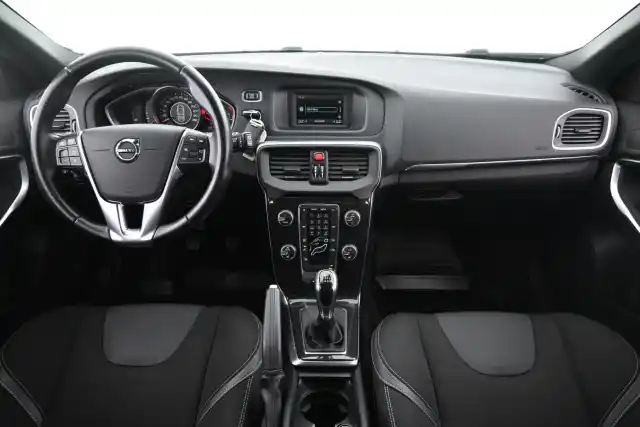 Punainen Viistoperä, Volvo V40 – NKL-263