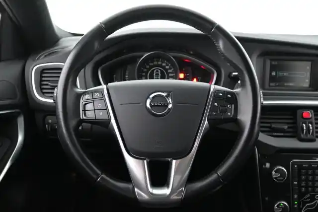 Punainen Viistoperä, Volvo V40 – NKL-263