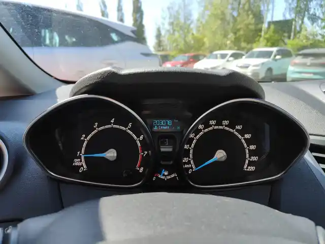 Punainen Viistoperä, Ford Fiesta – NKL-725