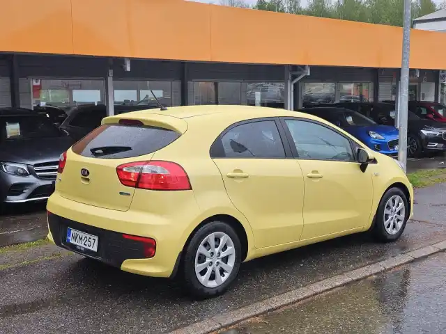 Keltainen Viistoperä, Kia Rio – NKM-257