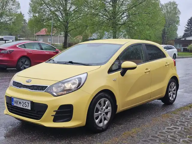 Keltainen Viistoperä, Kia Rio – NKM-257