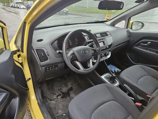 Keltainen Viistoperä, Kia Rio – NKM-257