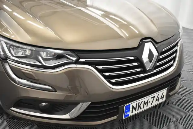 Ruskea Sedan, Renault Talisman – NKM-744