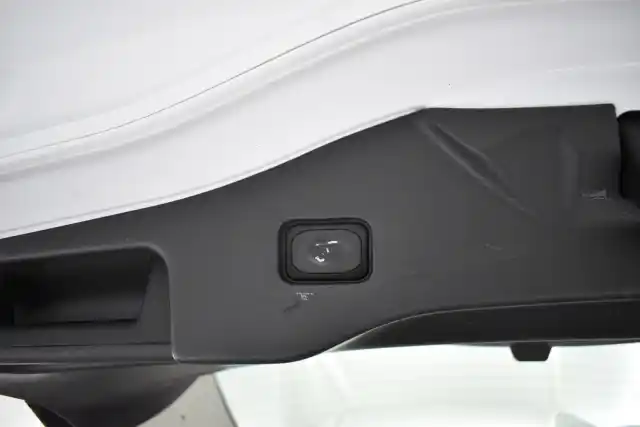 Valkoinen Farmari, Ford Mondeo – NKN-216