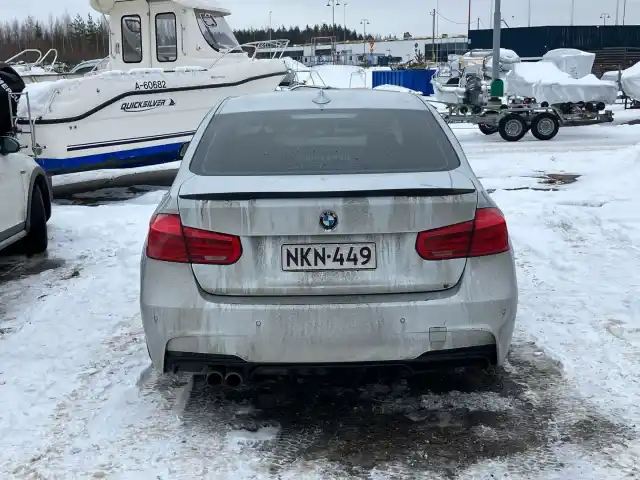 Hopea Sedan, BMW 330 – NKN-449