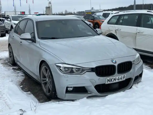 Hopea Sedan, BMW 330 – NKN-449