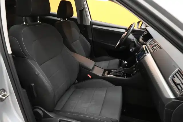 Harmaa Sedan, Skoda Superb – NKN-478