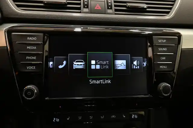 Harmaa Sedan, Skoda Superb – NKN-478