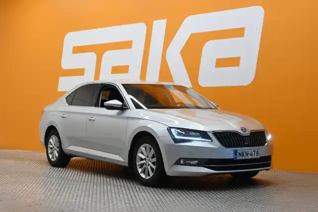Harmaa Sedan, Skoda Superb – NKN-478