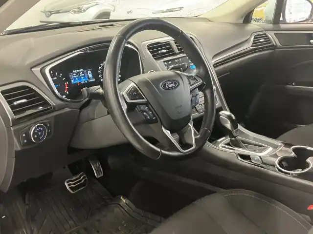 Valkoinen Viistoperä, Ford Mondeo – NKP-130