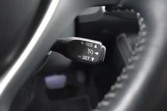 Valkoinen Viistoperä, Lexus CT – NKS-307