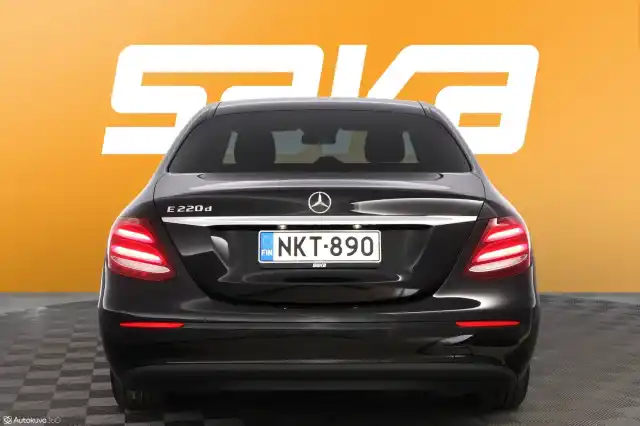 Musta Sedan, Mercedes-Benz E – NKT-890
