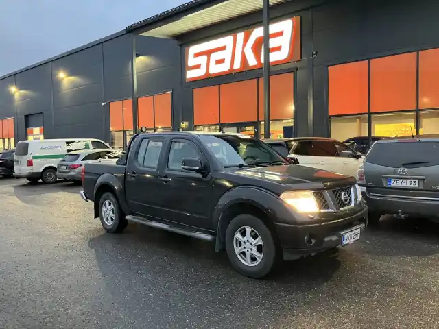 Musta Avolava, Nissan Navara – NKU-296