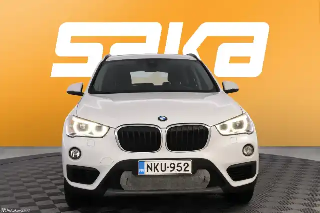 Valkoinen Maastoauto, BMW X1 – NKU-952