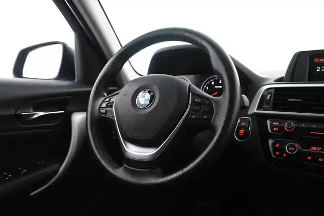 Sininen Viistoperä, BMW 116 – NKX-352