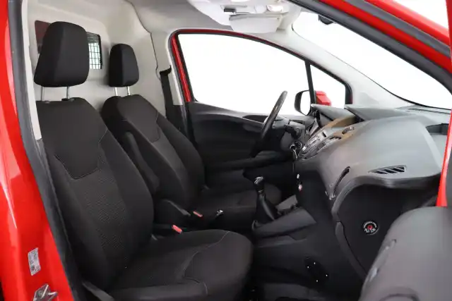 Punainen Pakettiauto, Ford Transit Courier – NKX-464